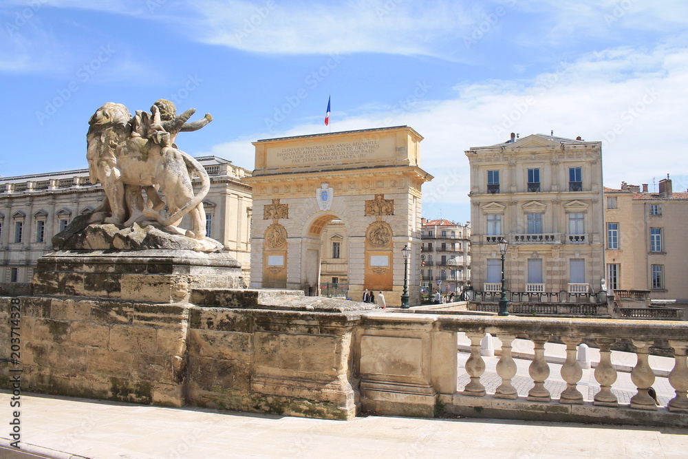 Arc de triomphe et place royale de Montpellier, Hérault, France