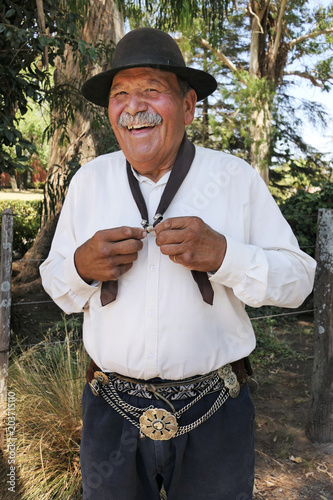 Картината върху платно Traditionally dressed man
