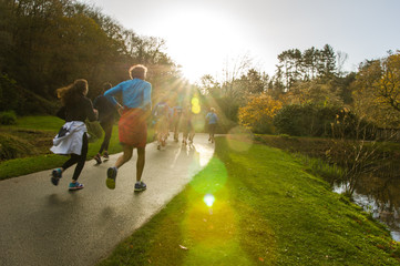 Sierkussen Joggen Groep joggers tijdens groepstraining  © eloleo