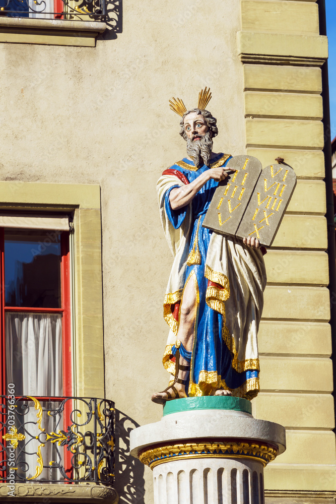 Obraz premium Moses, One of the famous Renaissance fountains (XVII c.) in old city, Bern, Switzerland
