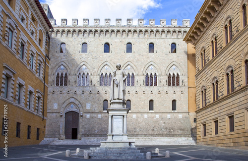 Fototapeta Naklejka Na Ścianę i Meble -  The architectures and the art of Siena