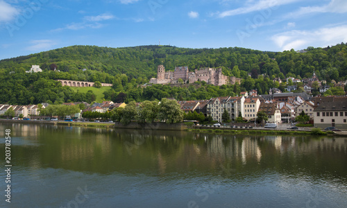 View over the Nekar to the Heidelberg Castle and the old town_Heidelberg, Baden Wuerttemberg, Germany © karlo54