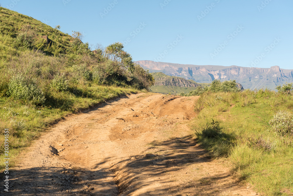 Road to Injisuthi in the Kwazulu-Natal Drakensberg
