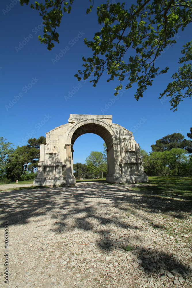 mausolée des ruines romaines de glanum à saint-rémy-de-provence en provence en france