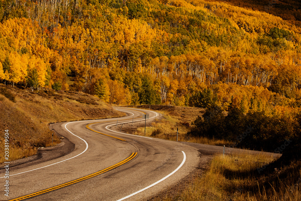 Fototapeta premium Scenic view to the highlands on the byway 12 in Utah, USA