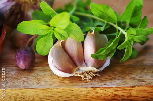 garlic and fresh pennyroyal leaves