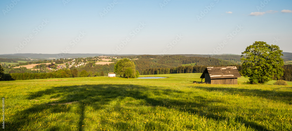 Obraz premium Vogtlandpanorama mit Blick auf Adorf