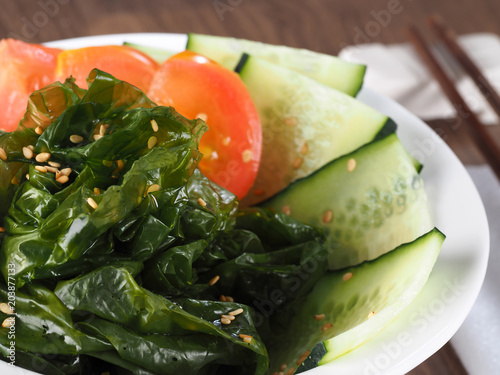 Sea lettuce Salad – Ensalada de lechuga de mar

Edible green algae in the family Ulvacceae. Binomial name: Ulva lactuta.  photo