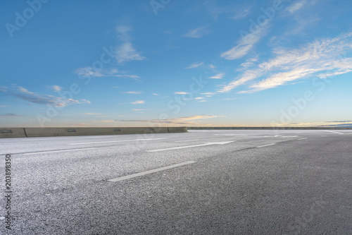 Empty highway asphalt road and beautiful sky landscape © 昊 周