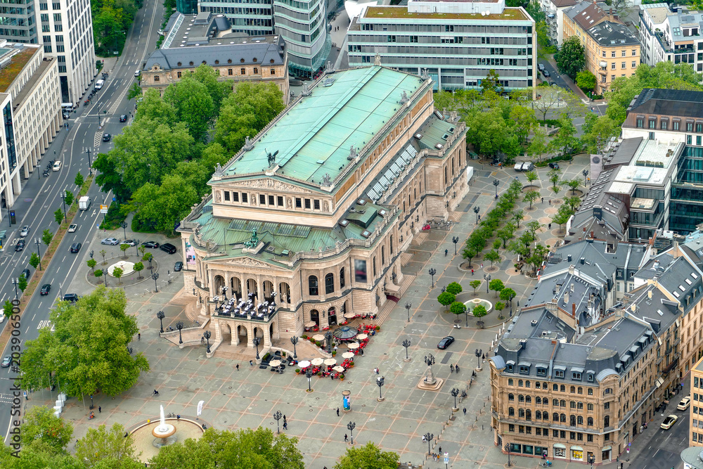 Fototapeta premium Oper und Opernplatz Frankfurt am Main