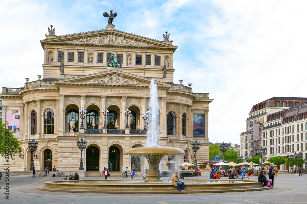 Oper und Opernplatz Frankfurt am Main
