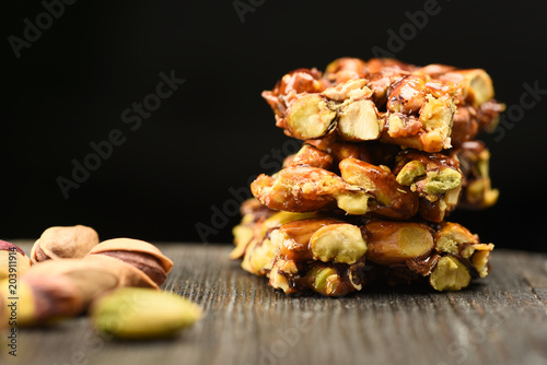 peanut pistachio croquant dessert / fistikli krokan