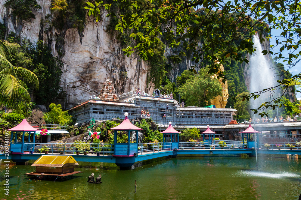 Fototapeta premium Huge statues at the Batu Cave complex in Kuala Lumpur, Malaysia