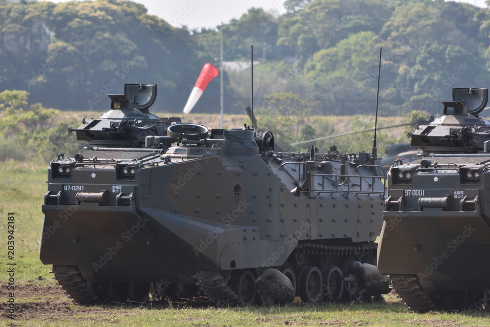 陸上自衛隊の水陸両用車