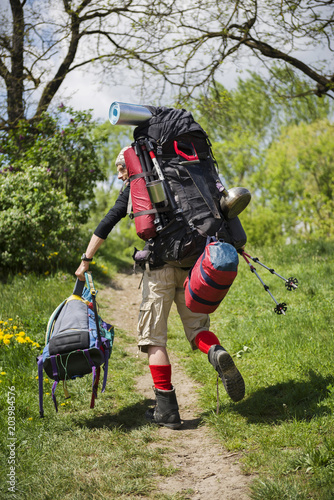 Canvas-taulu huge novice backpack in the mountains