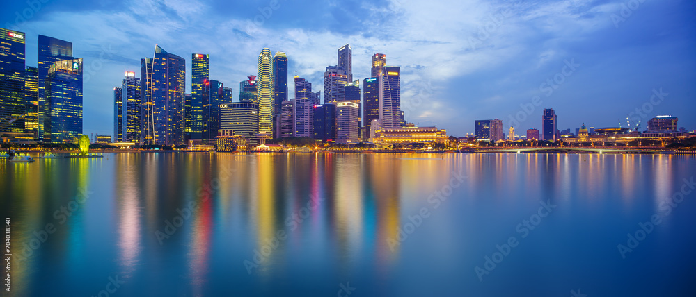 Fototapeta premium SIngapore skyline at night