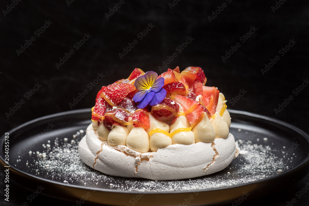 Pavlova with fruits Pavlova with fruits
