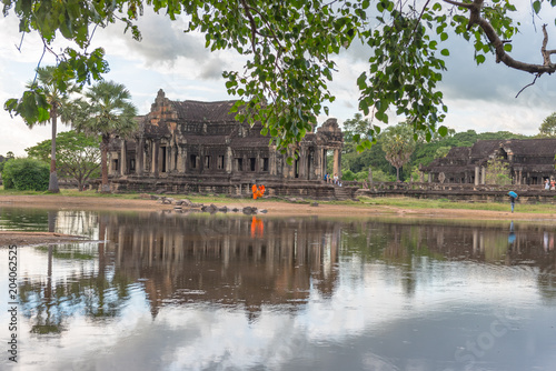Tempel mit Mönchen