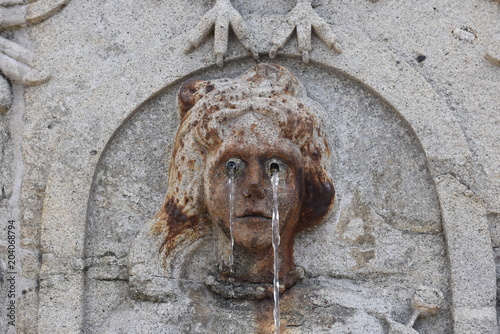Fotografia Crying Statue