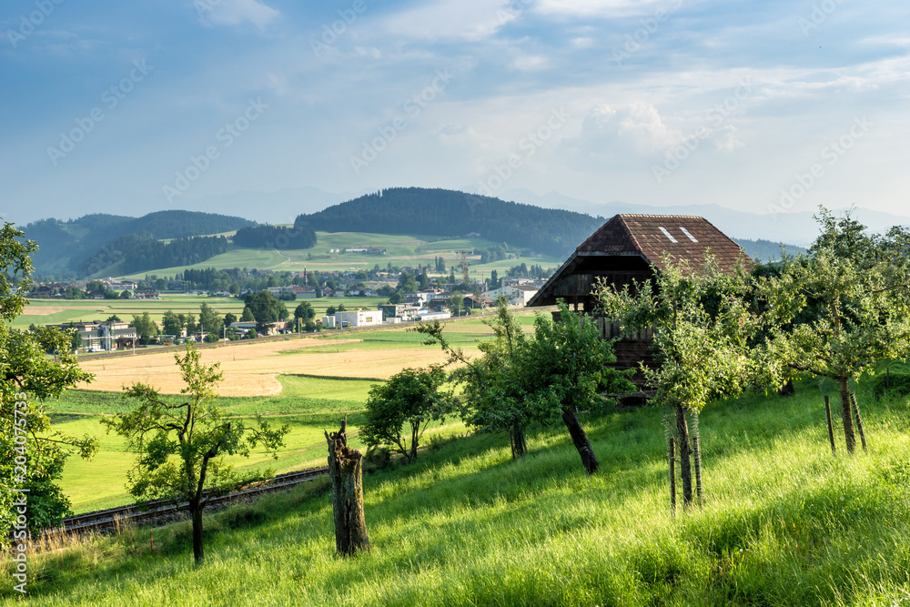 Aussicht auf Konolfingen mit Bauernhaus Aussicht auf Konolfingen mit Bauernhaus