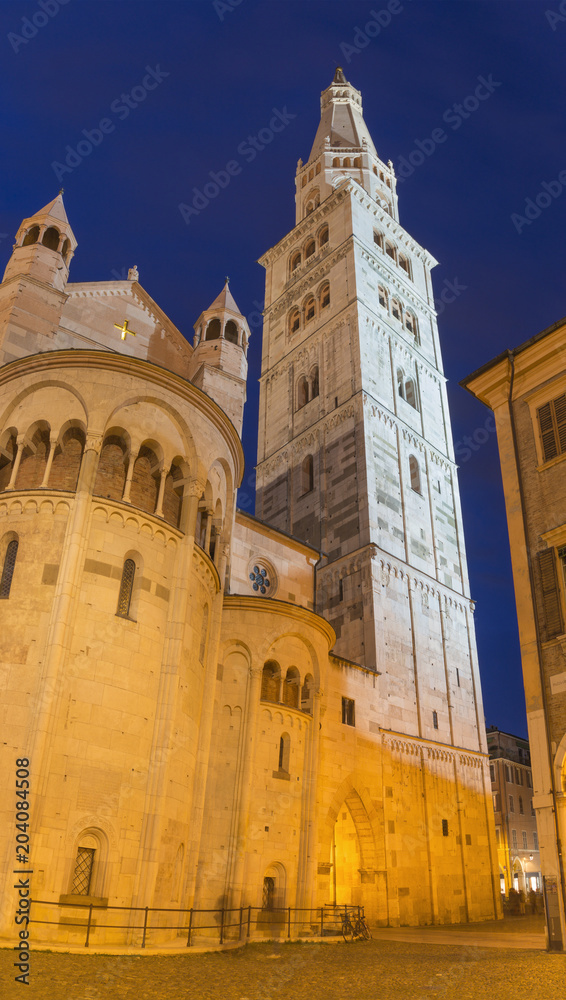 Modena - The Duomo (Cattedrale Metropolitana di Santa Maria Assunta e San Geminiano) at dusk.