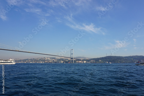 Wallpaper Mural View of ocean and bridge crossover Torontodigital.ca