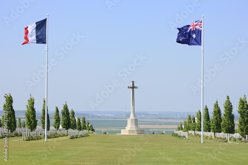 cimetière australien de Villers bretonneux dans la somme,  avec son mémorial à la mémoire des hommes tombés lors de la 1ere guerre mondiale