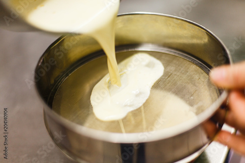 the process of straining when preparing the brule cream