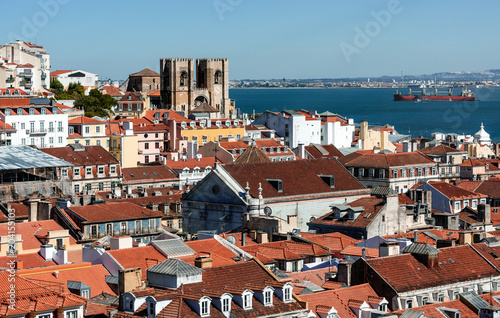 Canvas Print Arial view on red roofs at Lisabon, Portugal