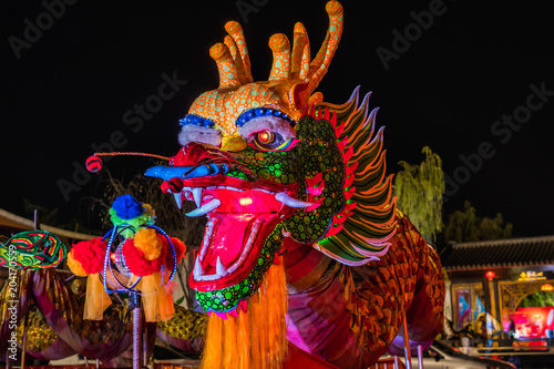 Fototapeta taniec smoka