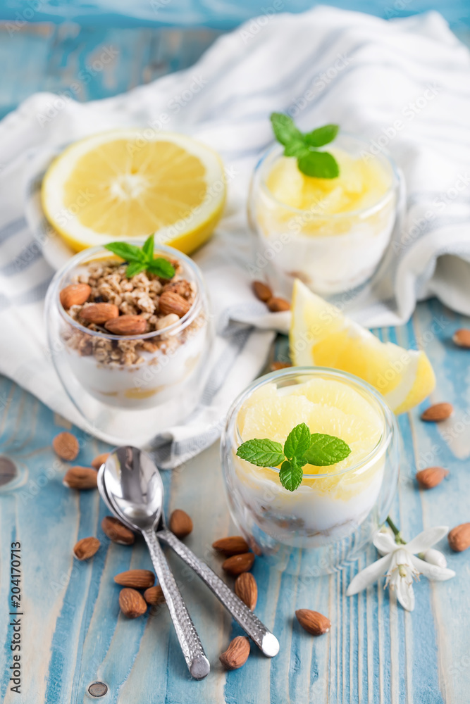 Yogurt with granola and grapefruit Yogurt with granola and grapefruit
