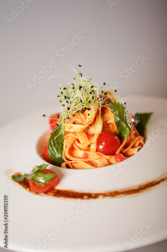 Pasta tagiatelle with tomato