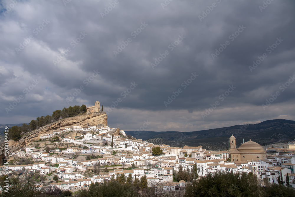 Fototapeta premium Pueblos de Andalucía, Montefrío en la provincia de Granada, España