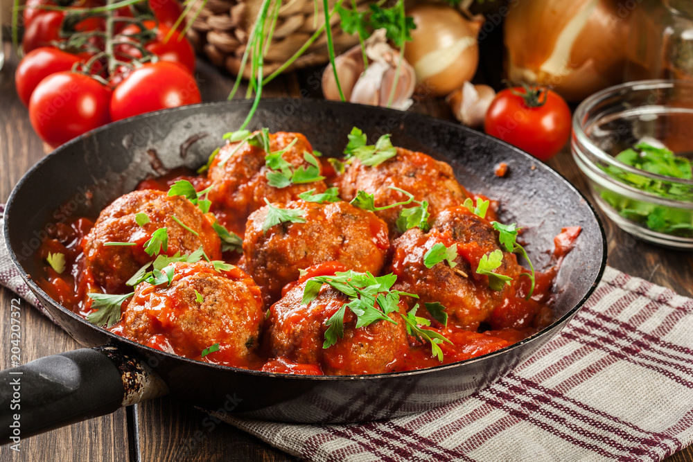 Pork meatballs with spicy tomato sauce Pork meatballs with spicy tomato sauce