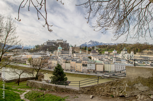 Aussicht auf die Stadt Salzburg von Kapuzinerberg in Frühling - Salzburg, Österreich photo