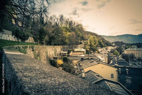 Aussicht auf die Stadt Salzburg von Kapuzinerberg in Frühjahr - Salzburg, Österreich photo