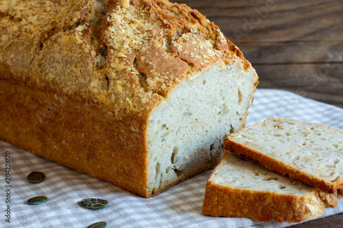 Ofenfrisches Brot geschnitten