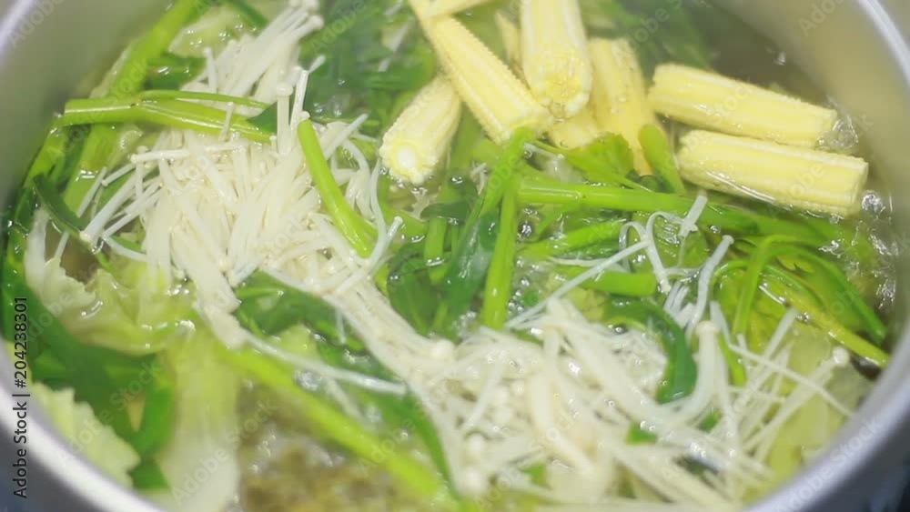 Dinner sukiyaki with his family on holidays Dinner sukiyaki with his family on holidays