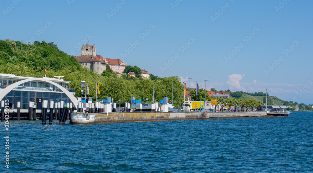 Meersburg Fährhafen mit Blick auf die Burg