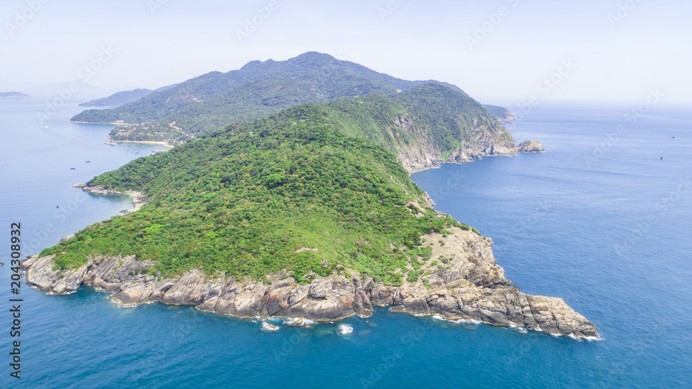 Fototapeta premium Cham Island in the archipelago of Ku Lao Cham in Vietnam with its beautiful beaches and landscapes.