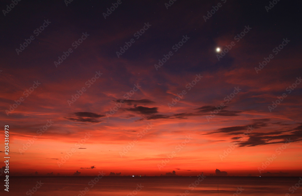 Fototapeta premium Beautiful sky on twilight time for background