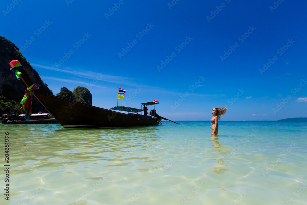 Naklejka premium Tourist on Phra Nang Krabi