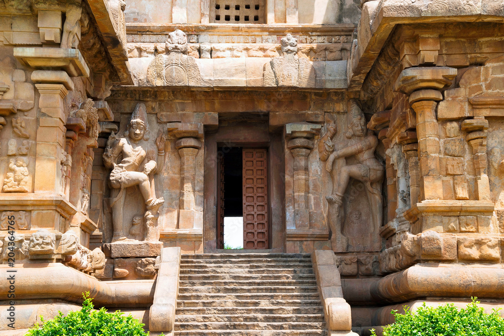 Dwarapala at the southern entrance to the mukhamandapa, Brihadisvara Temple, Gangaikondacholapuram, Tamil Nadu, India