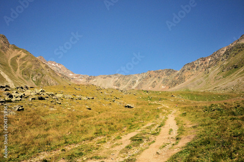 Gebirge S  dtirol Berge Felsen Hochplateau