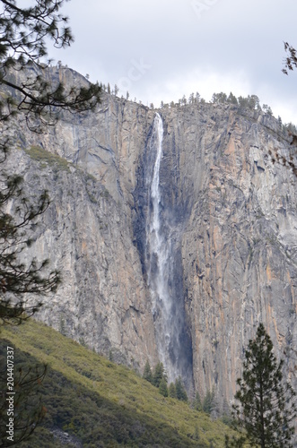 Yosemite Waterfall © Vijay
