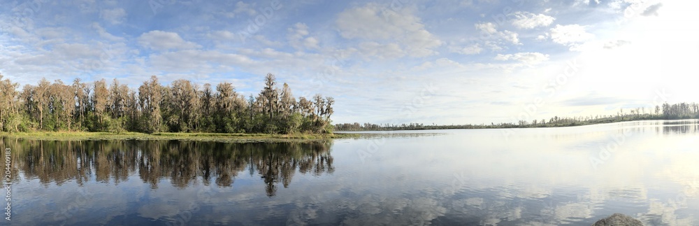 Fototapeta premium Scenic lake