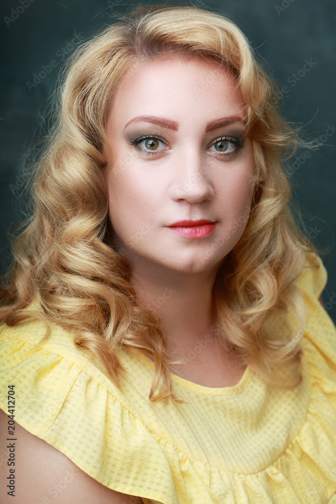 Naklejka premium blond woman