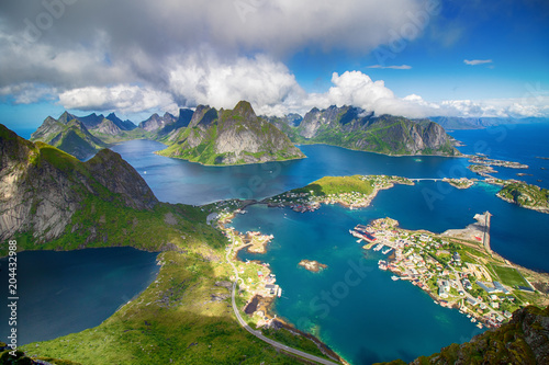 Φωτογραφία Lofoten panoramic landscape view, Reinebringen