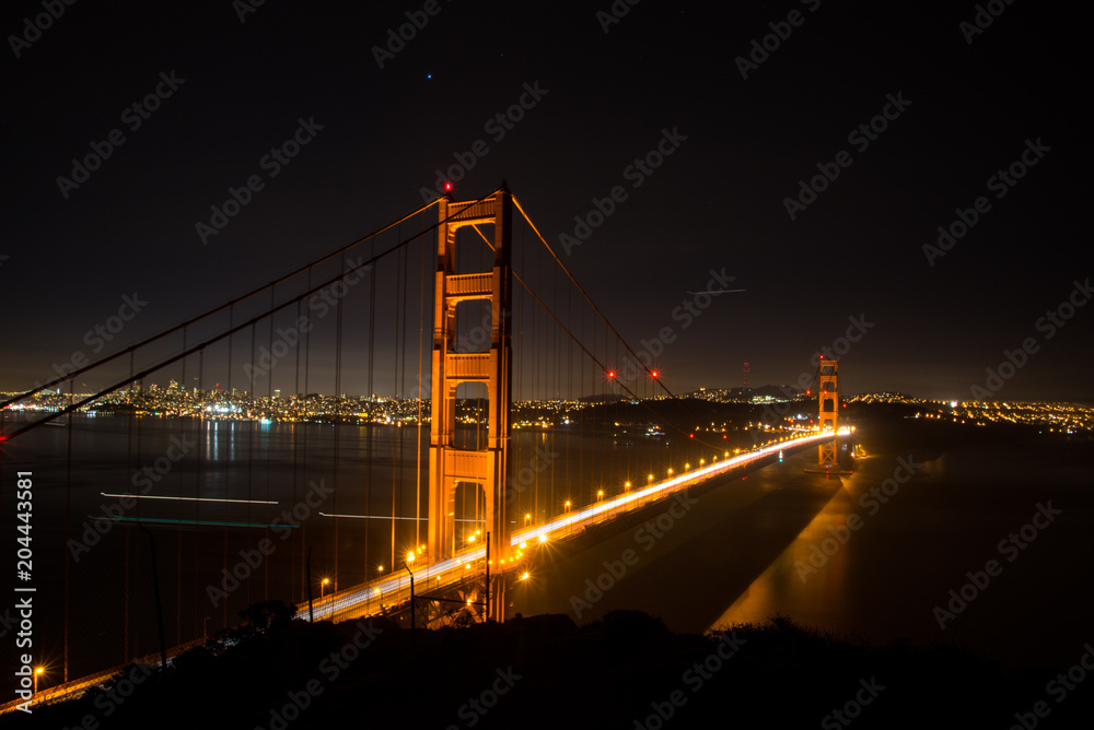Fototapeta premium Golden Gate bridge spires 1