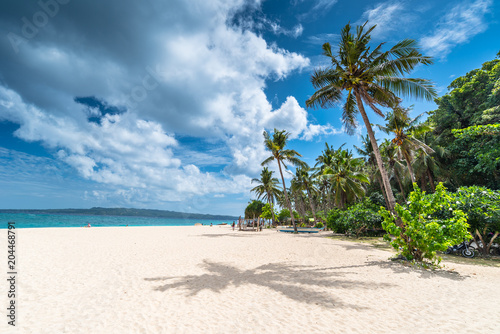Fototapeta Naklejka Na Ścianę i Meble -  morning view of famous Puka beach on Boracay Island, Philippines